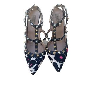 Valentino Garavani Black and Pink Rockstud Heels